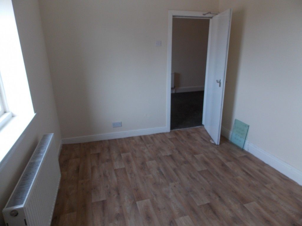 Studio flat to rent, Bath Street, Rhyl, LL18 3LU