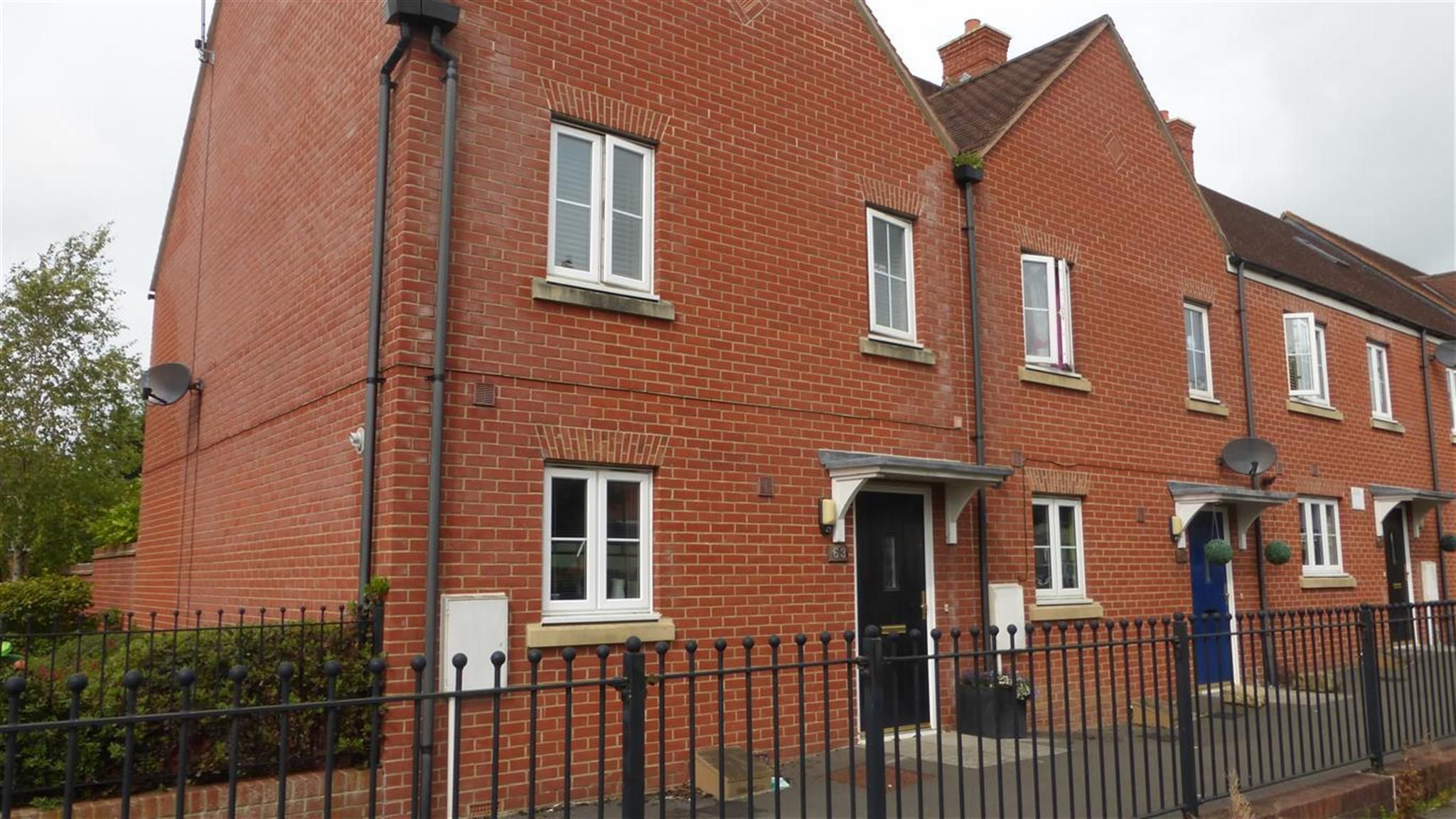2 bedroom house to rent, Queen Elizabeth Drive, Swindon, SN25 1WR