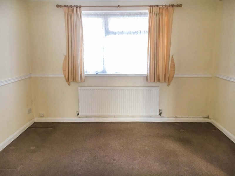 3 bedroom semidetached house to rent, Cherry Tree Avenue, Walsall WS