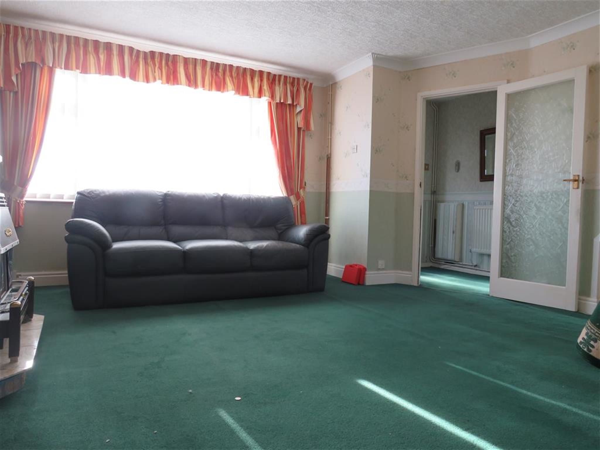 3 bedroom terraced house for sale, Kimble Drive, Bedford, MK41 9SX