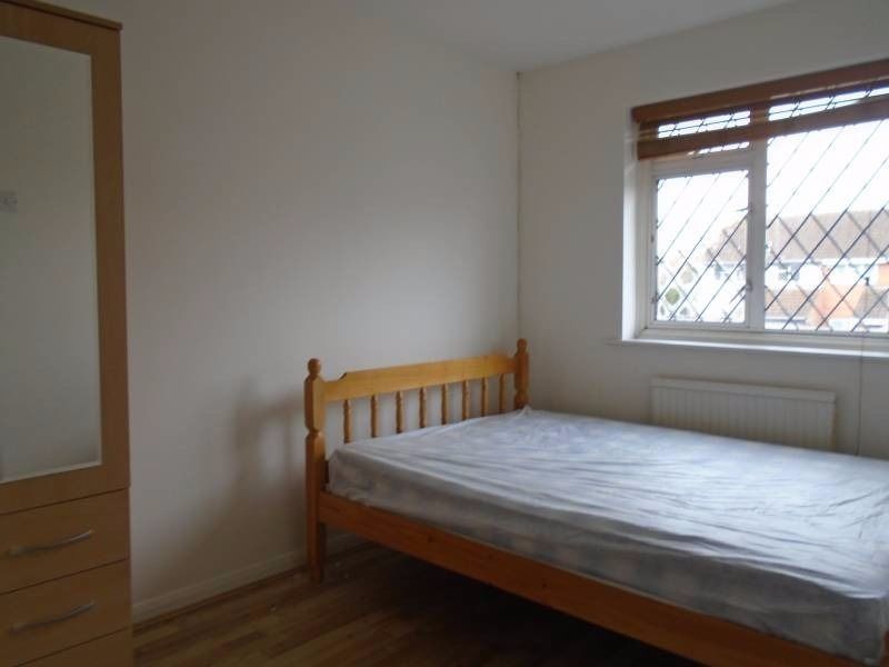 1 bedroom terraced house to rent, Brambles Farm Drive, Uxbridge, UB10 0DZ