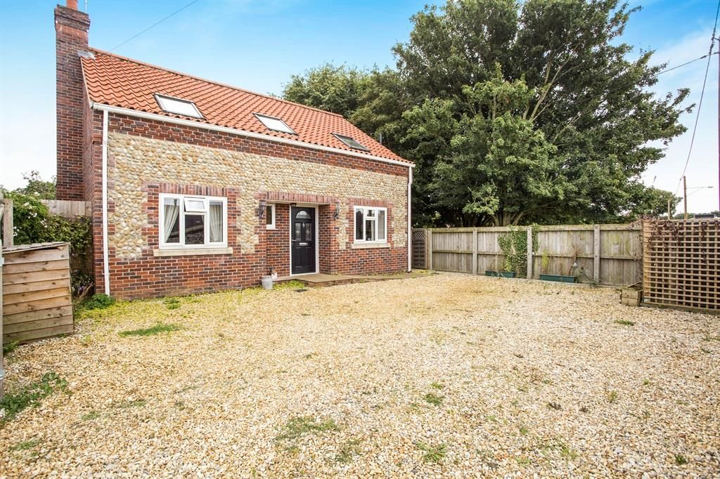 3 bedroom chalet for sale, Boundary Cottage, Massingham Road, Castle