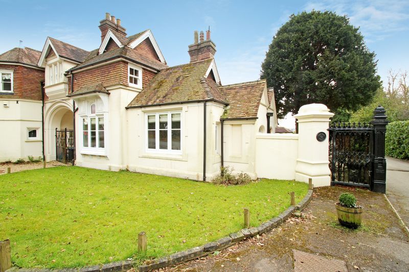 3 bedroom semidetached house for sale, Gate Lodge, Hammerwood Road