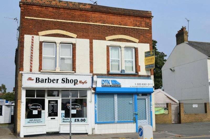 Flat to rent, Welling High Street, Welling, DA16 1TR