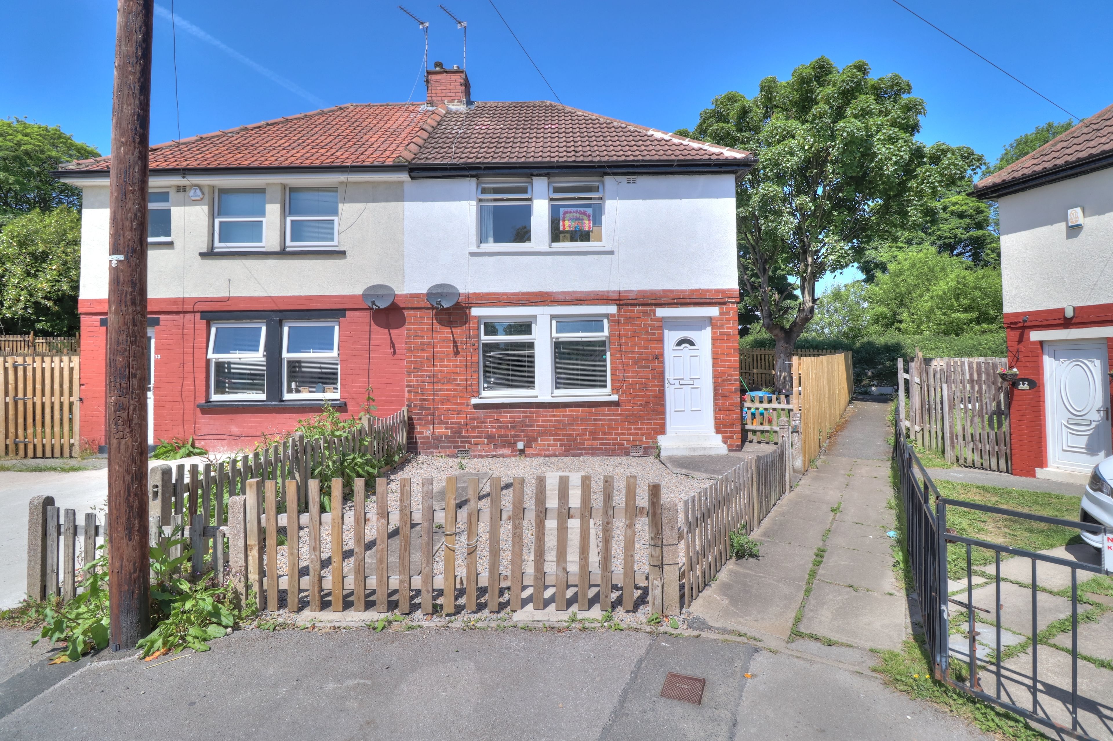 2 Bedroom Semi Detached House For Sale Lambourne Avenue Idle