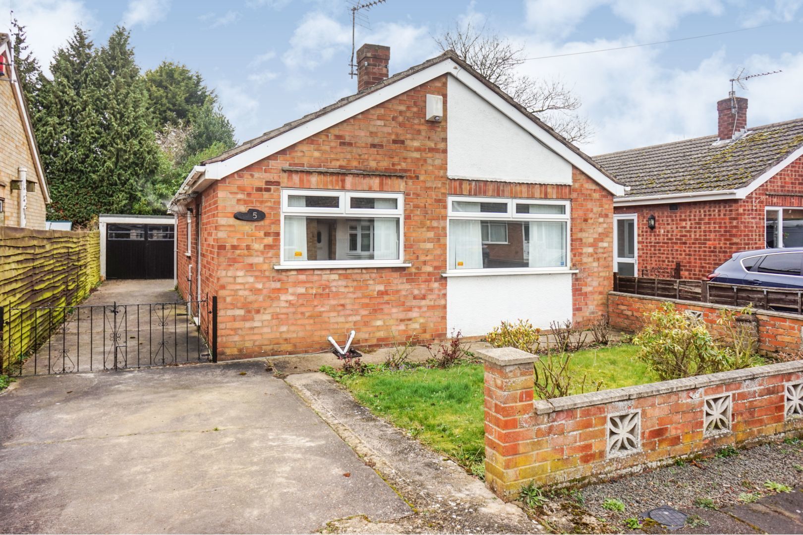 2 bedroom detached bungalow for sale, St. Hilarys Close, North Hykeham