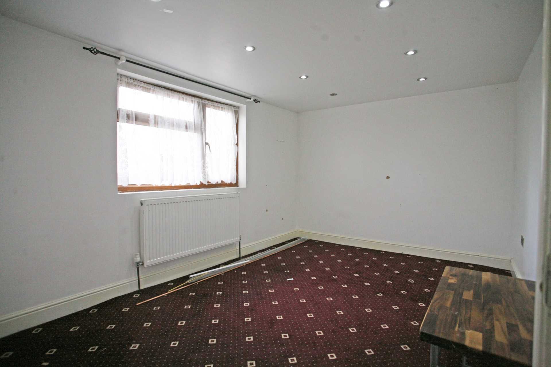 7 bedroom semidetached house to rent, Pembroke Road, Ilford, IG3 8PQ