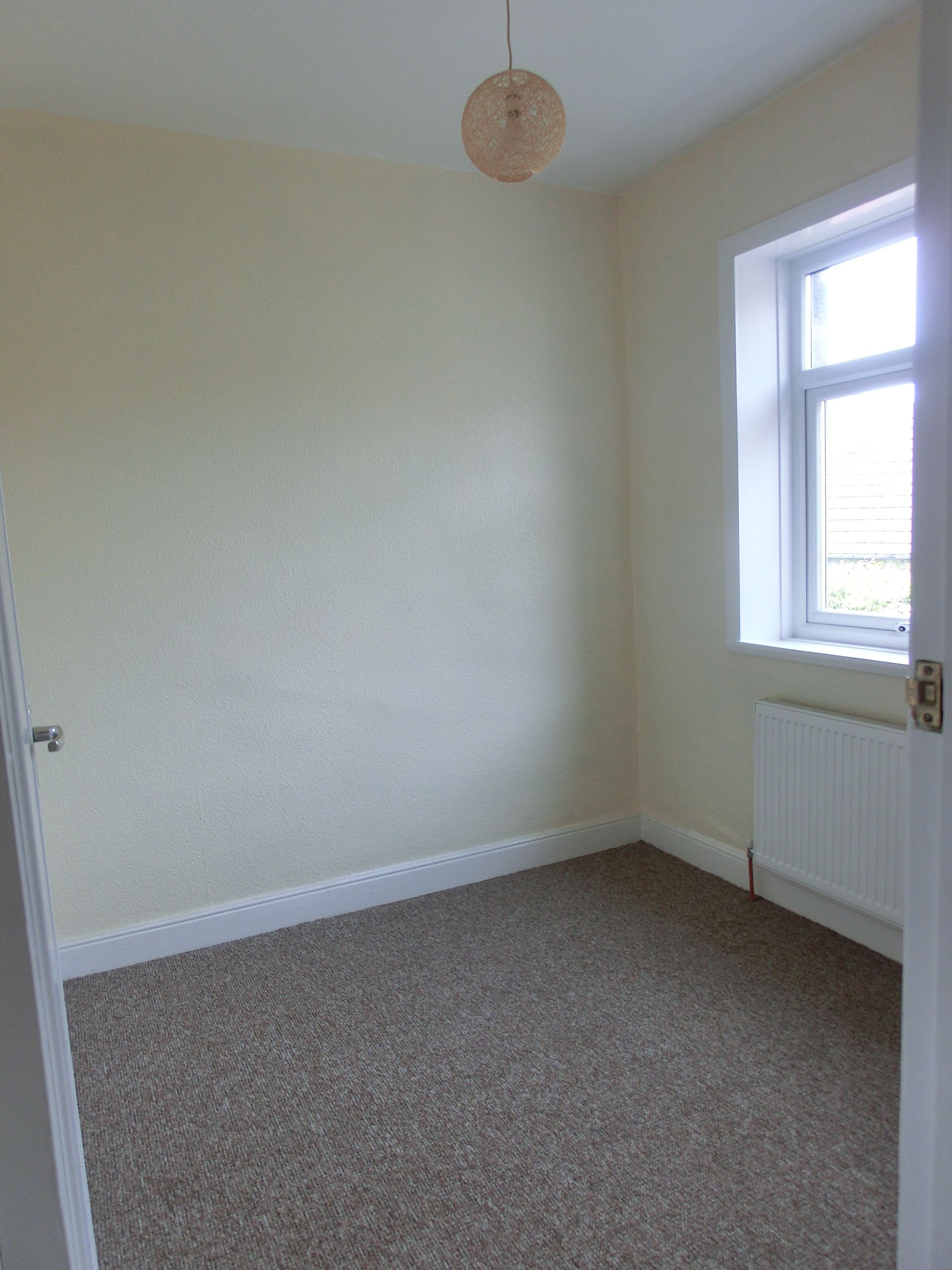 2 bedroom terraced house to rent, New Works Road, Bradford, BD12 0LB