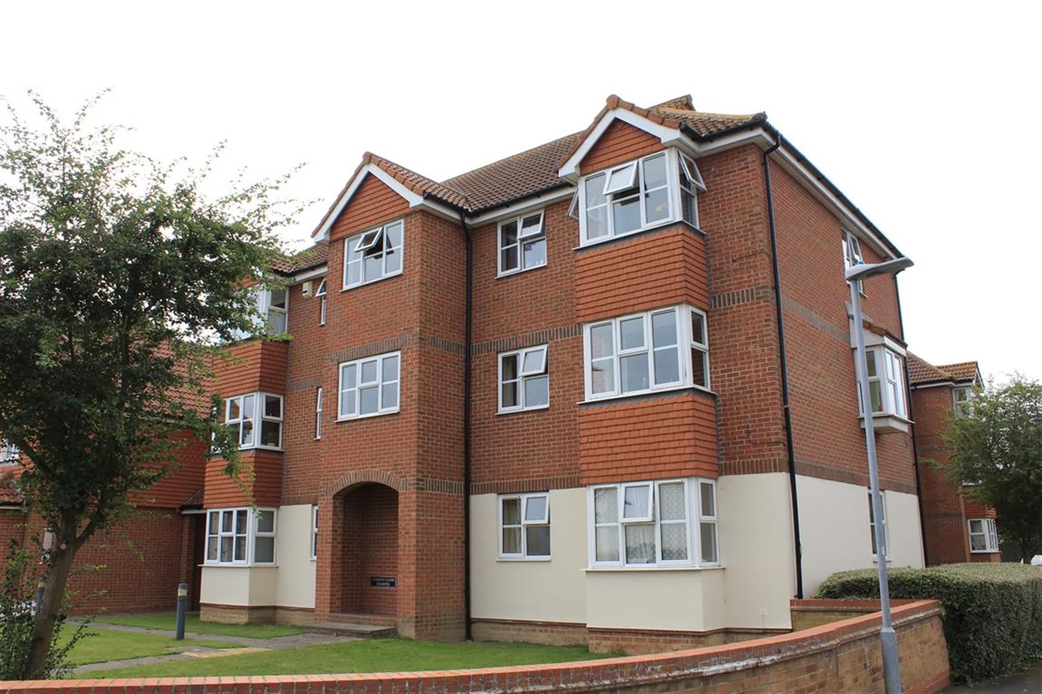 1 bedroom ground floor flat for sale, Plymouth Close, Eastbourne, BN23 5RL