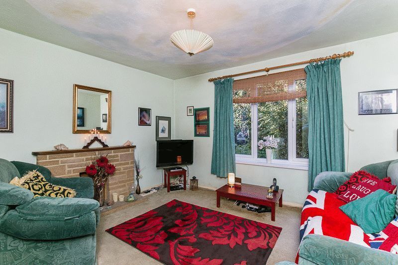 3 bedroom terraced house for sale, Clive Way, Crawley RH, RH10 7AH