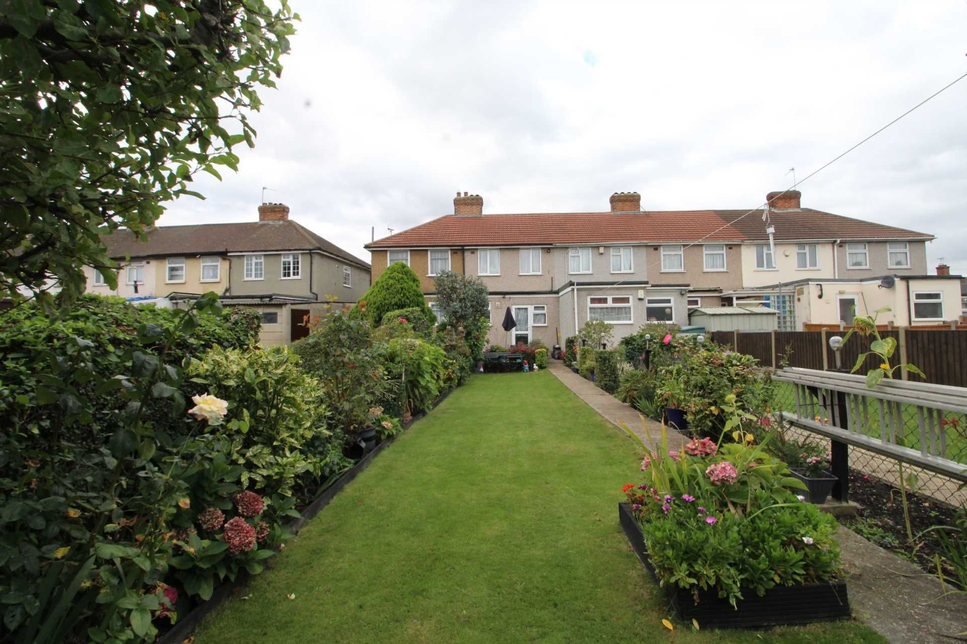 3 bedroom terraced house for sale, First Avenue, Dagenham, RM10 9AU