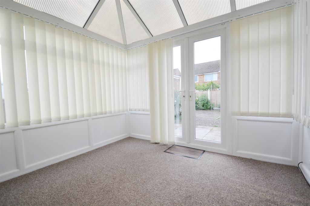 2 bedroom semidetached bungalow for sale, Sevenoaks Drive, Thornton