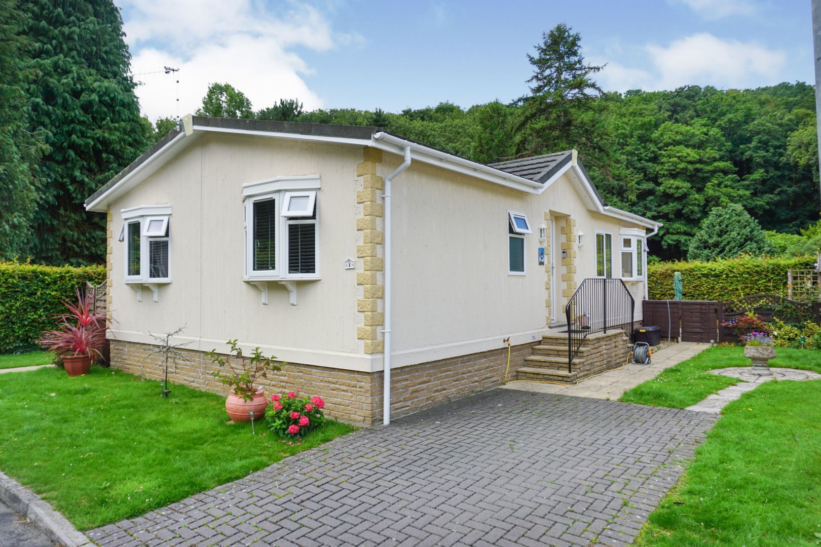 2 Bedroom Detached Bungalow For Sale Leigham Manor Drive Plymouth PL 