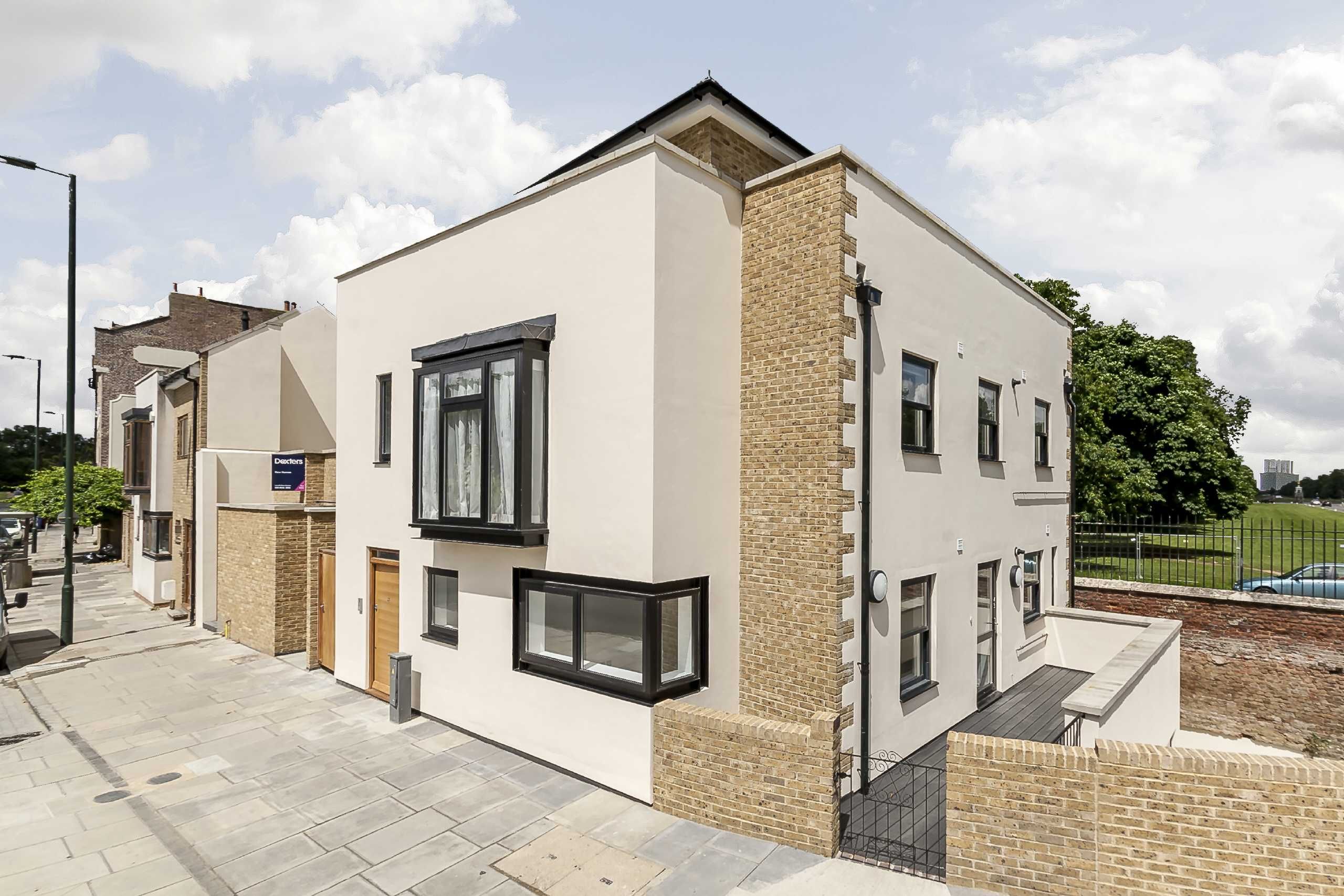 2 bedroom flat for sale, Hampton Court Road, East Molesey KT, KT8 9DD