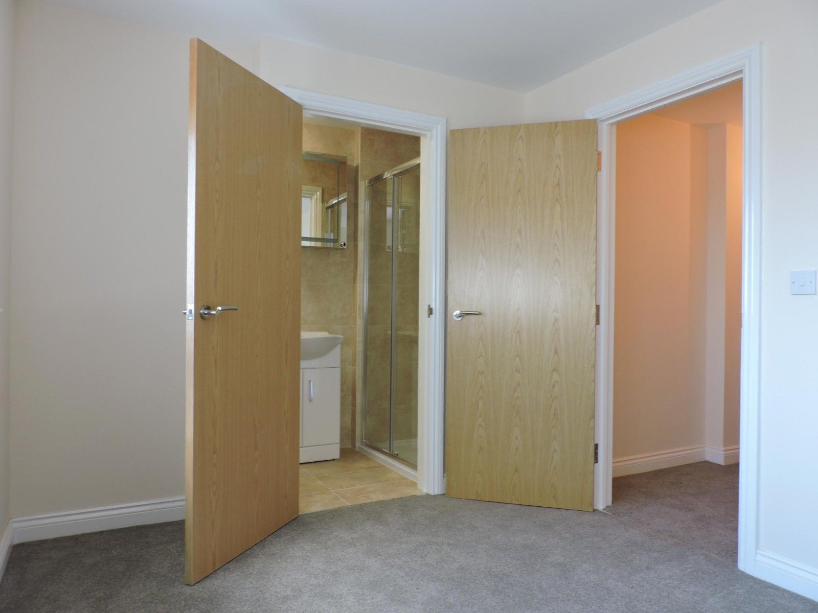 1 Bedroom Flat To Rent Grays Court Segensworth Business
