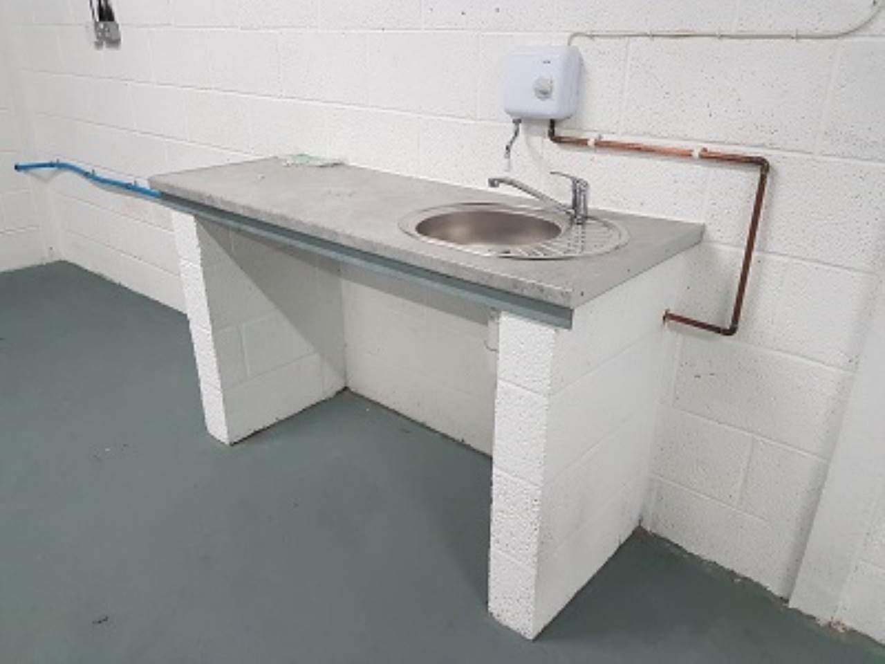 Commercial property to rent, Lodge Farm Commercial, Wagon & Horses Hill