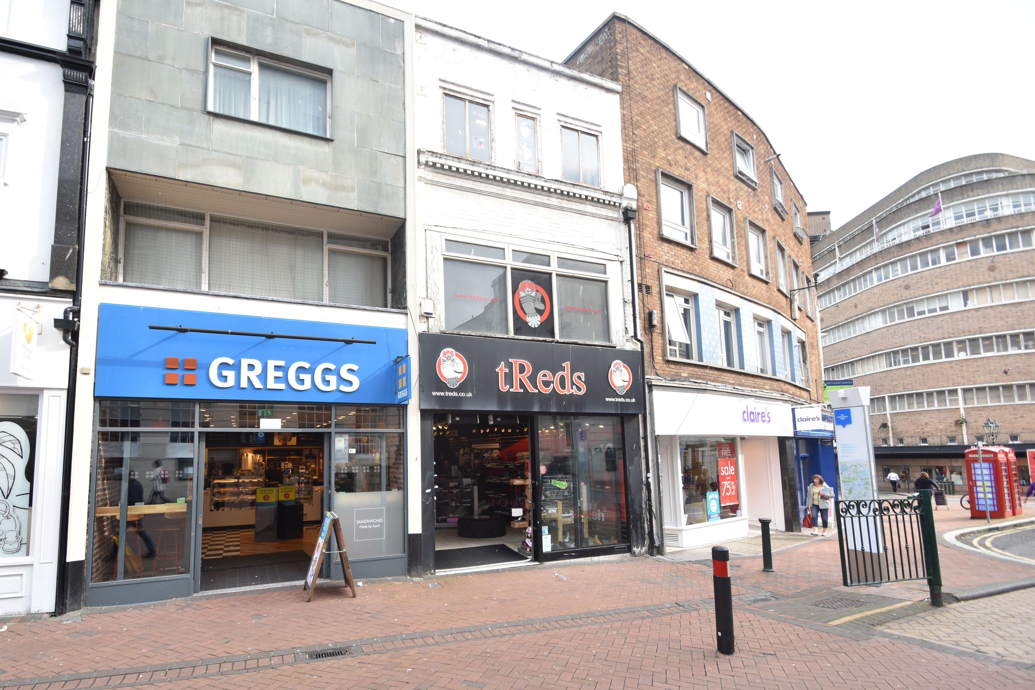 Shop to rent, Old Christchurch Road, Bournemouth, Dorset BHL, BH1 1LL