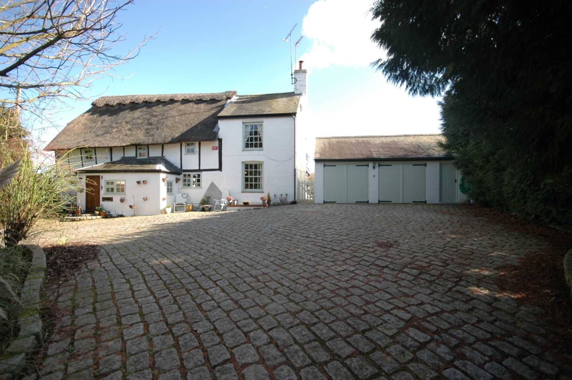 5 bedroom detached house to rent, Pegg House, Peggs Lane, Buckland