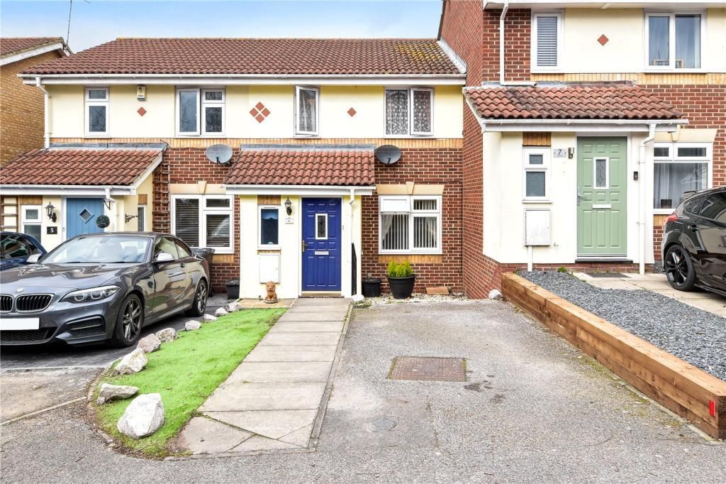 3 bedroom terraced house for sale, Moss Way, Dartford, DA2 7JX