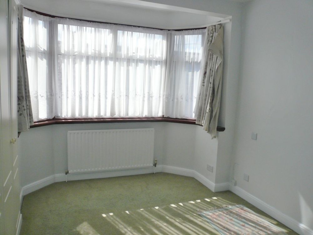 3 bedroom terraced house to rent, Southfield Road, Waltham Cross, EN8 7HE
