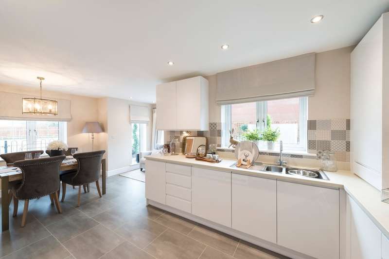 4 bedroom detached house for sale, Harbury Lane, Leamington Spa