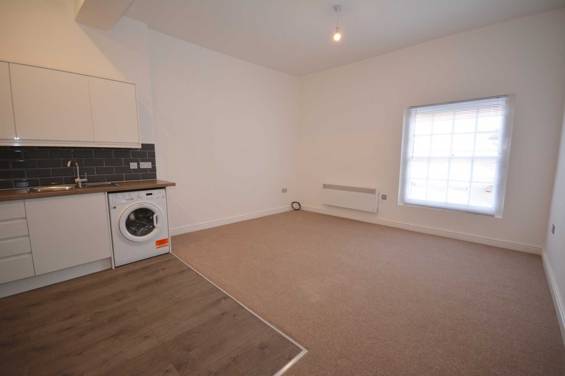 2 bedroom apartment for sale, Windsor Court, Rugby Town Centre, CV21 3BH