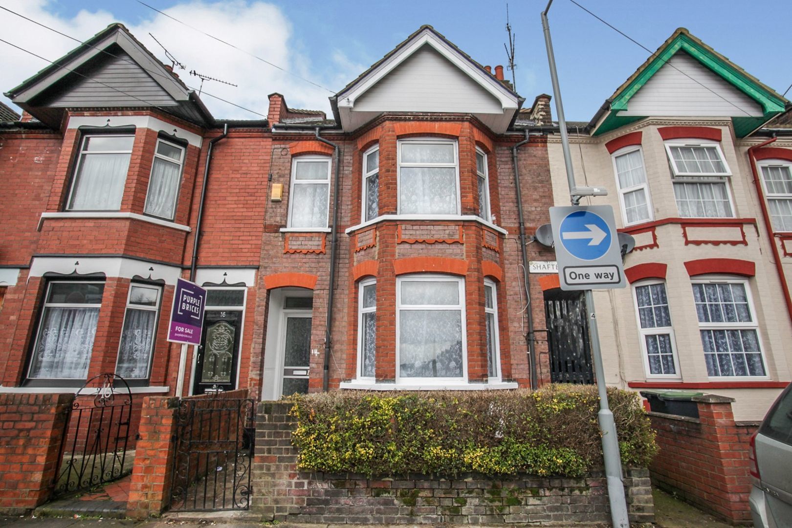 3 bedroom terraced house for sale, Shaftesbury Road, Luton LU, LU4 8AL