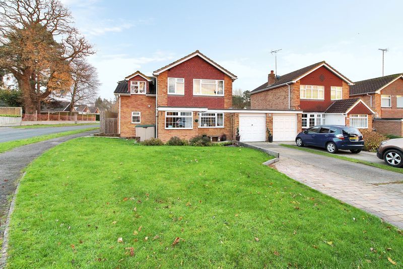 3 bedroom house for sale, Beechey Way, Copthorne, West Sussex RH