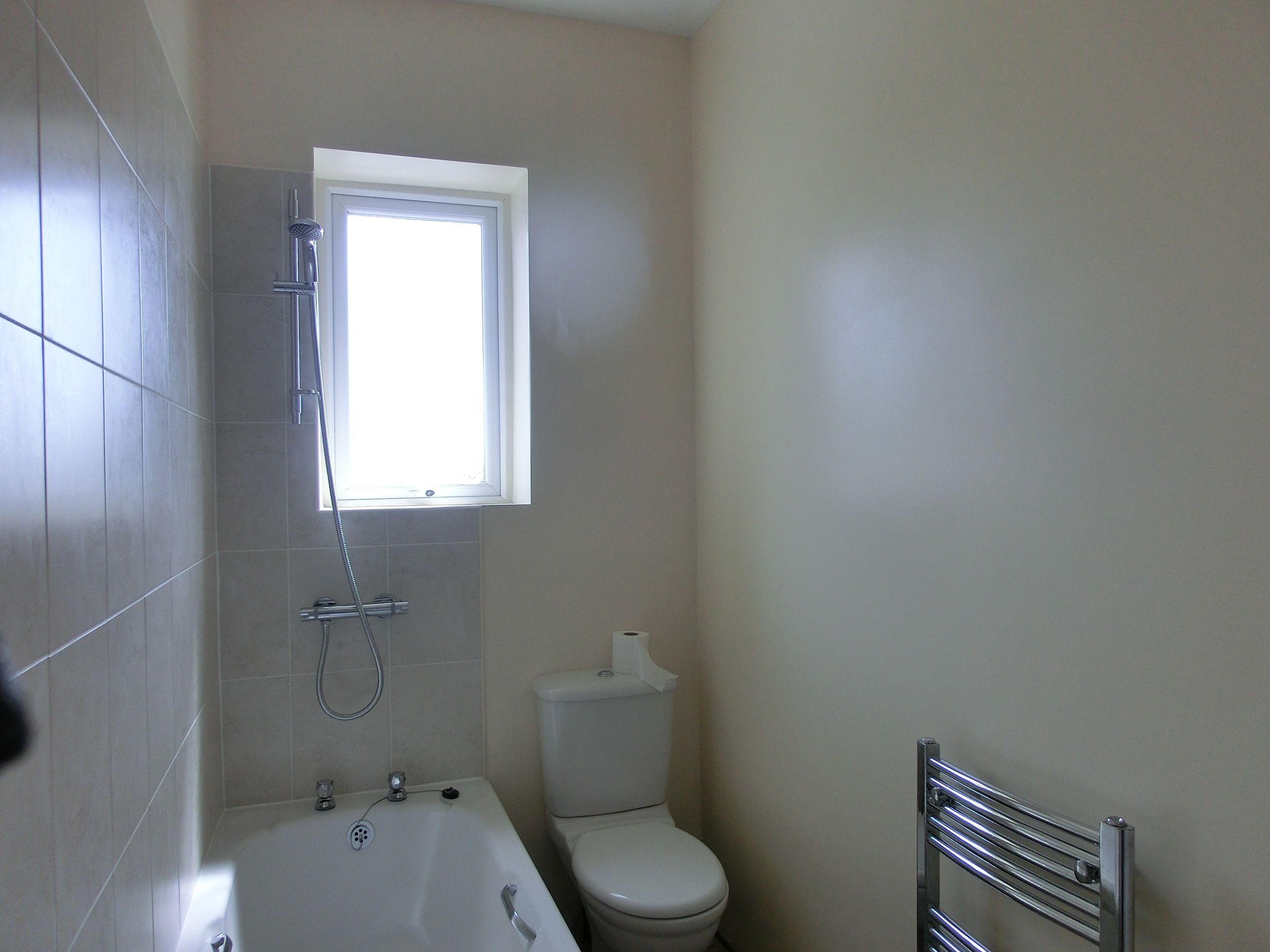 2 bedroom terraced house to rent, New Works Road, Bradford, BD12 0LB