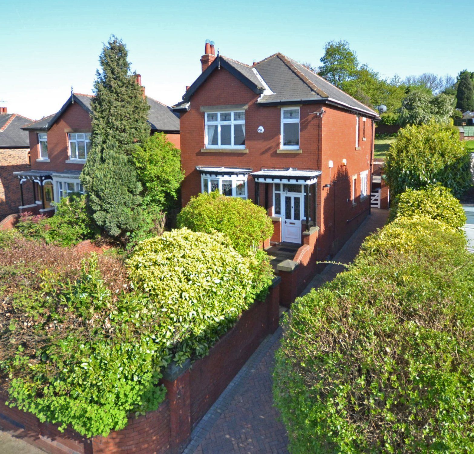 4 bedroom detached house for sale, Frank Lane, Thornhill, Dewsbury WF