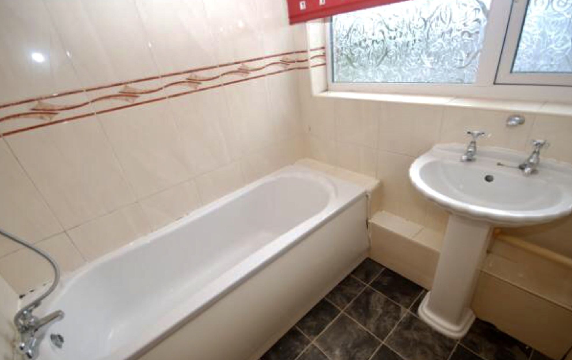 2 bedroom semi-detached house to rent, Millbrook, Gateshead, NE10 9XL