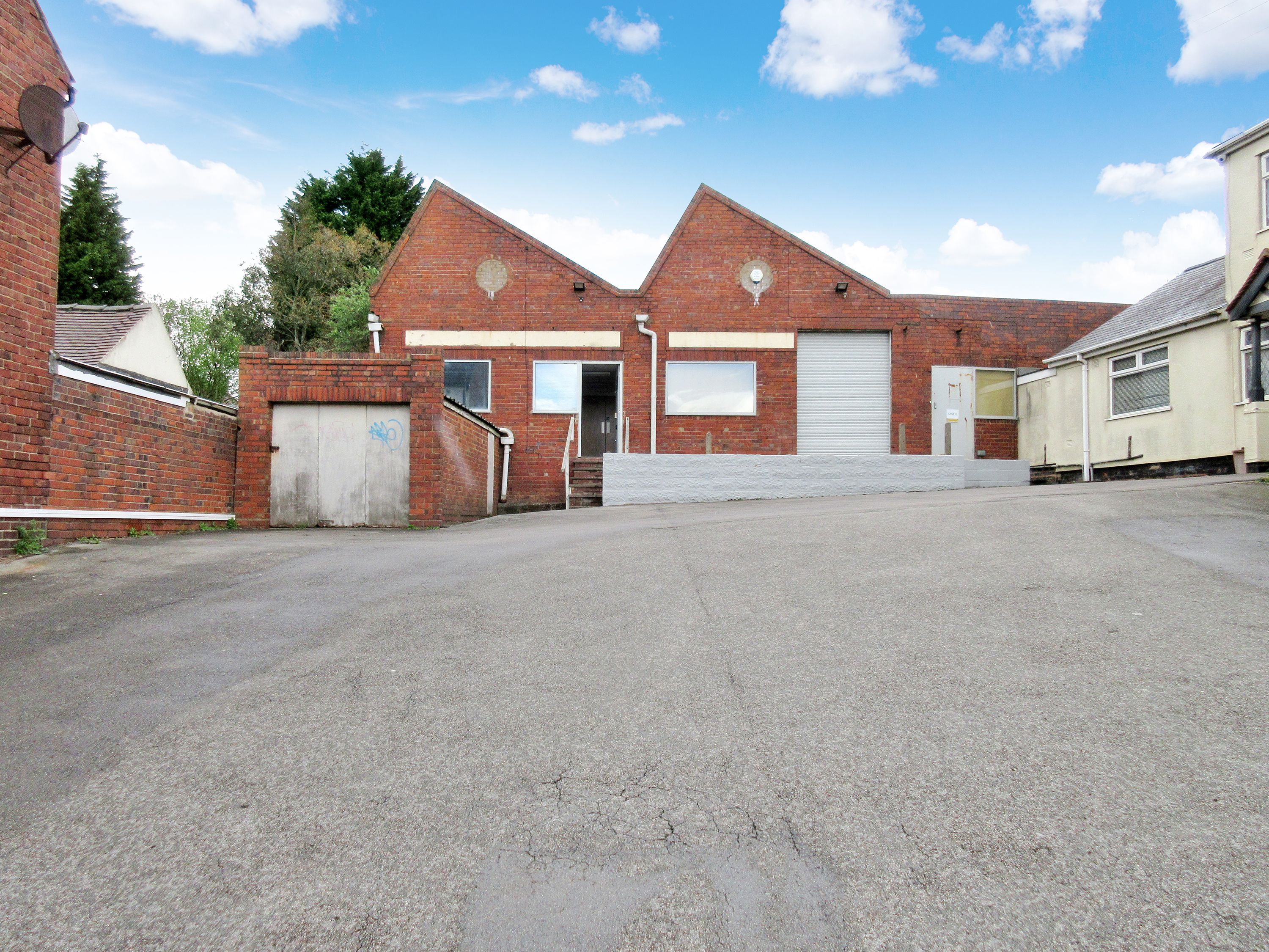 Light industrial to rent, Powke Lane, Rowley Regis, B65 0AD