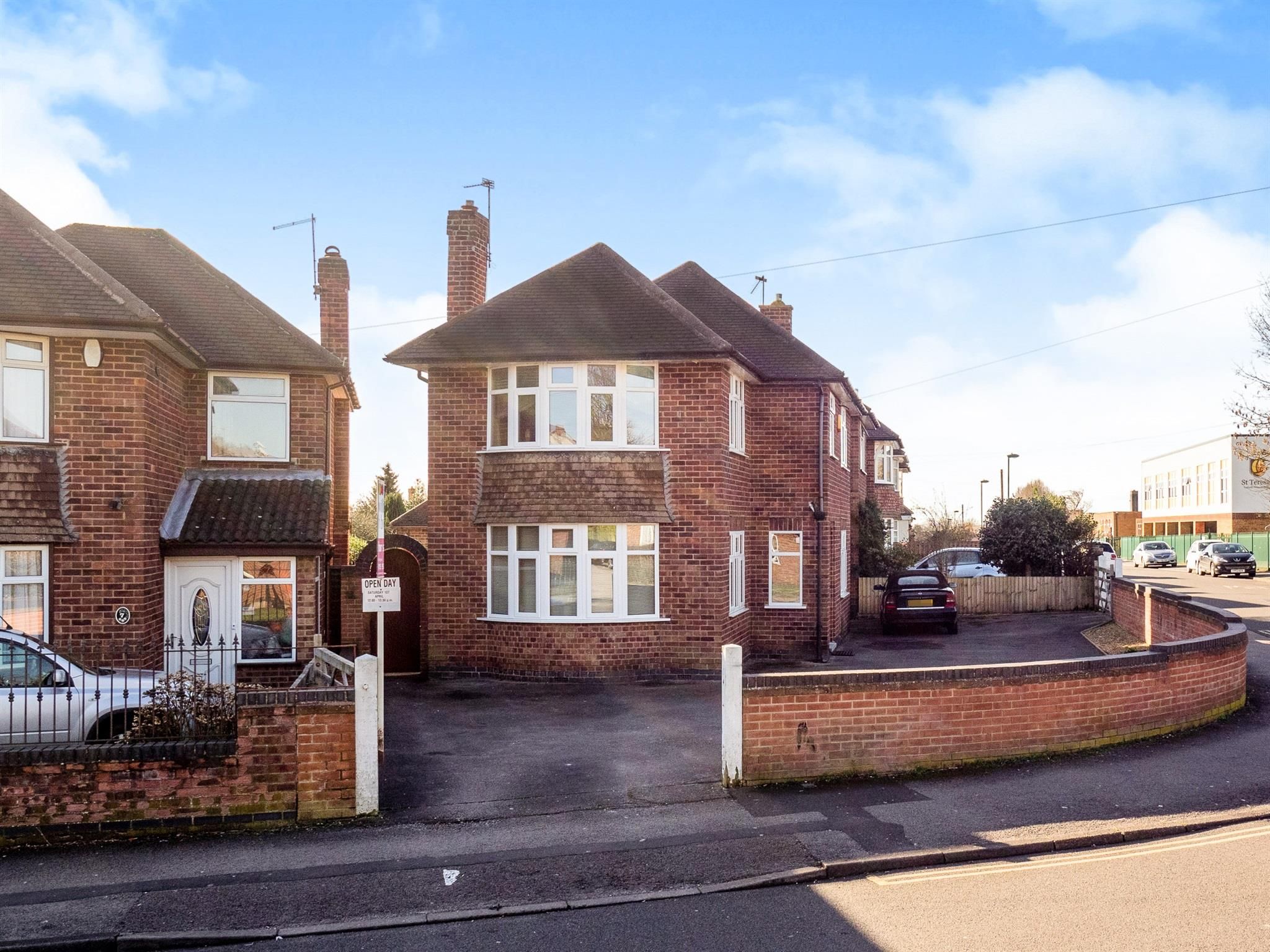 3 bedroom detached house for sale, Kingsbury Drive, Nottingham, NG8 3EP