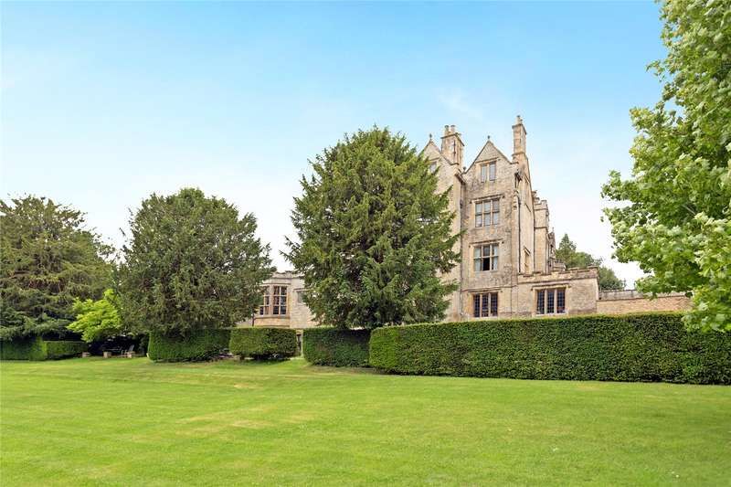 2 bedroom flat for sale, Shipton Court, High Street, Shipton Under