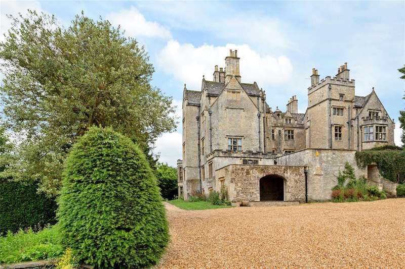 2 bedroom flat for sale, Shipton Court, High Street, Chipping Norton