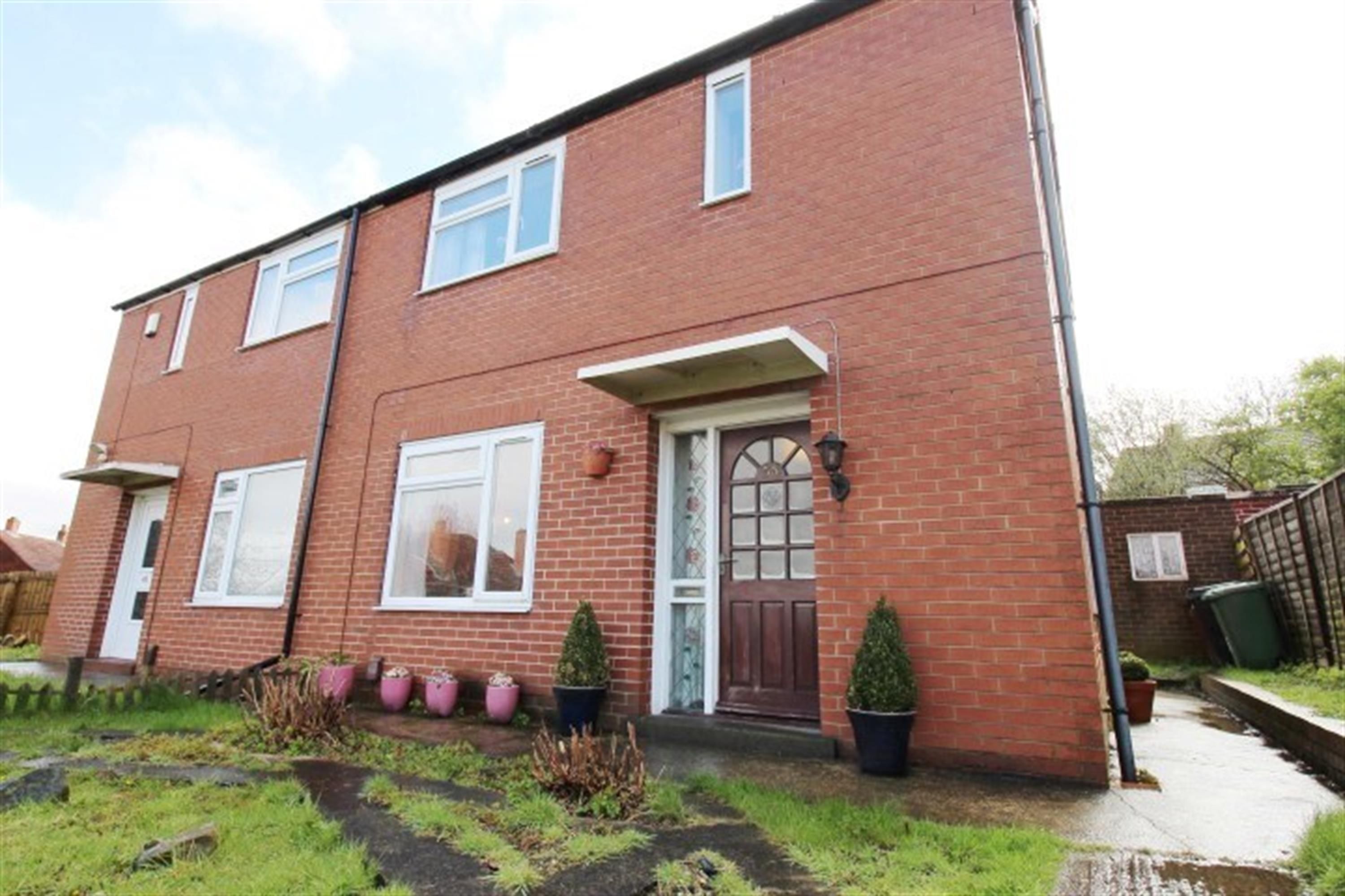 2 bedroom semidetached house for sale, Langley Road, Leeds, LS13 1AX