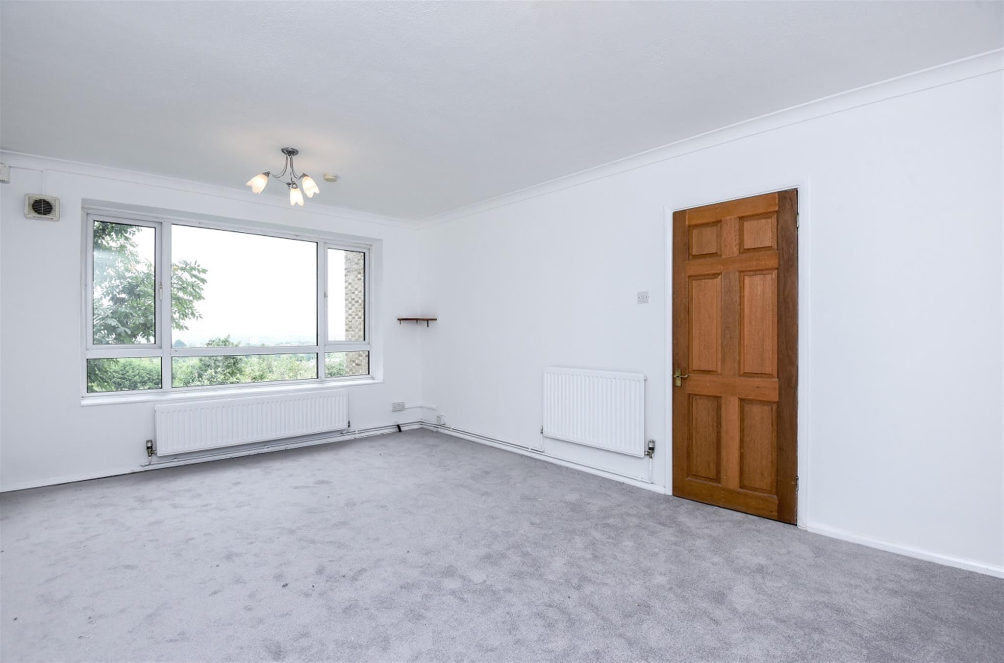 2 bedroom flat for sale, South Norwood Hill, London, SE25 6BB