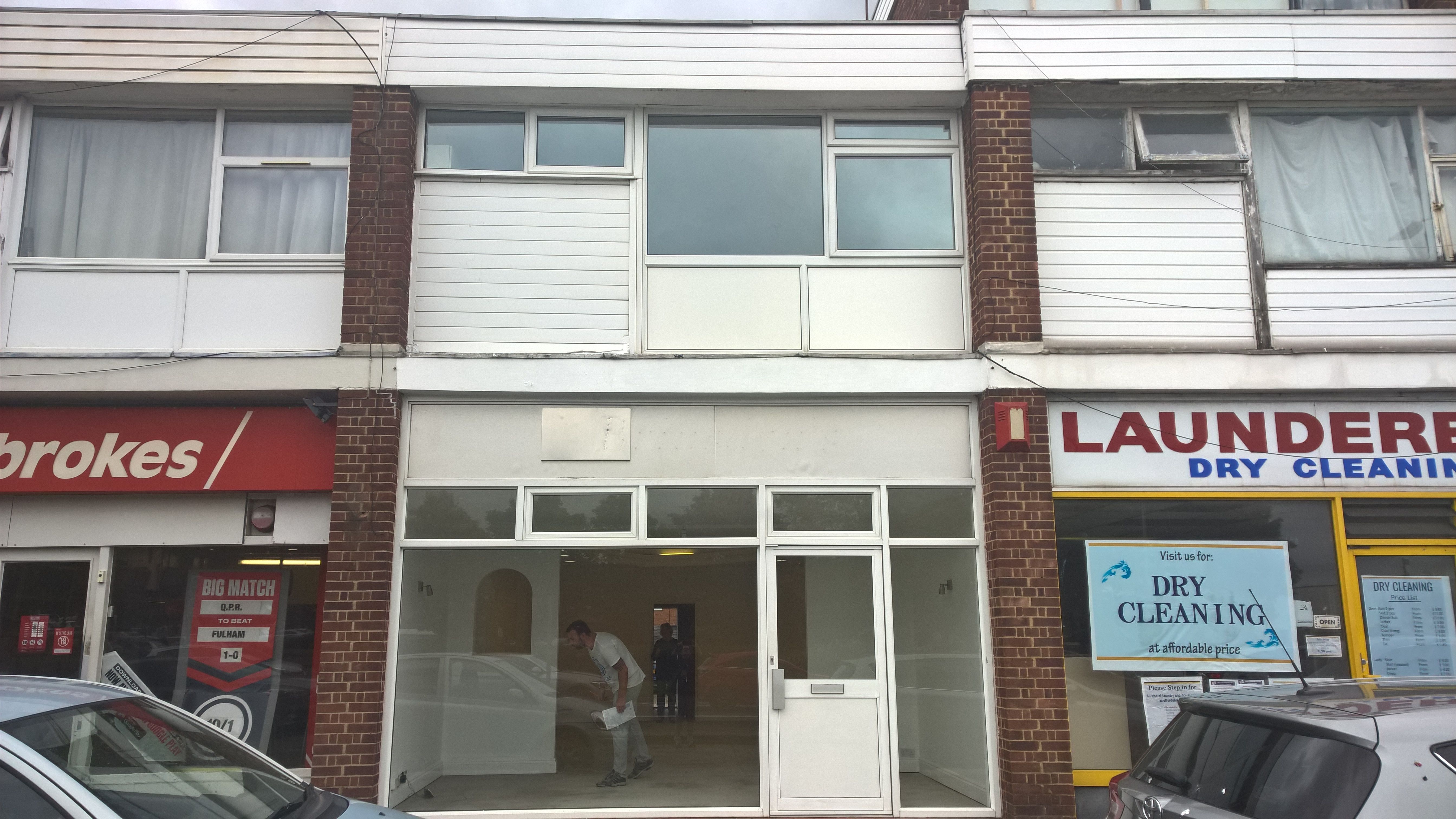 Shop to rent, & BASINGSTOKE ROAD, READING, RGY, Reading, RG2 0HY