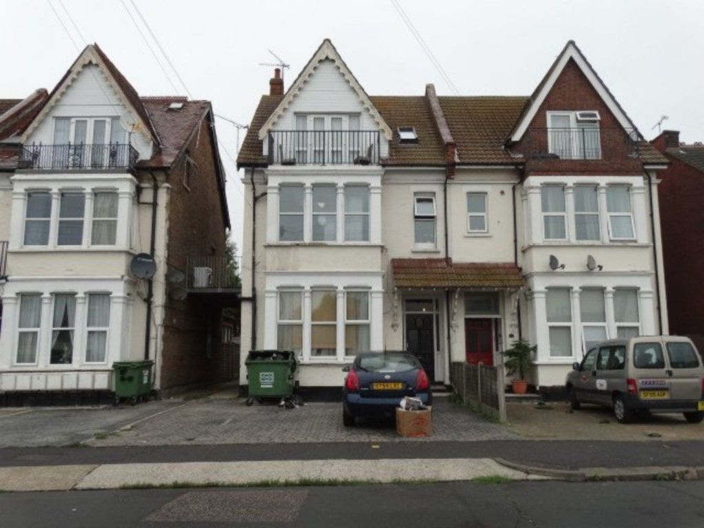 1 bedroom studio flat to rent, Genesta Road, Westcliff On Sea, Essex