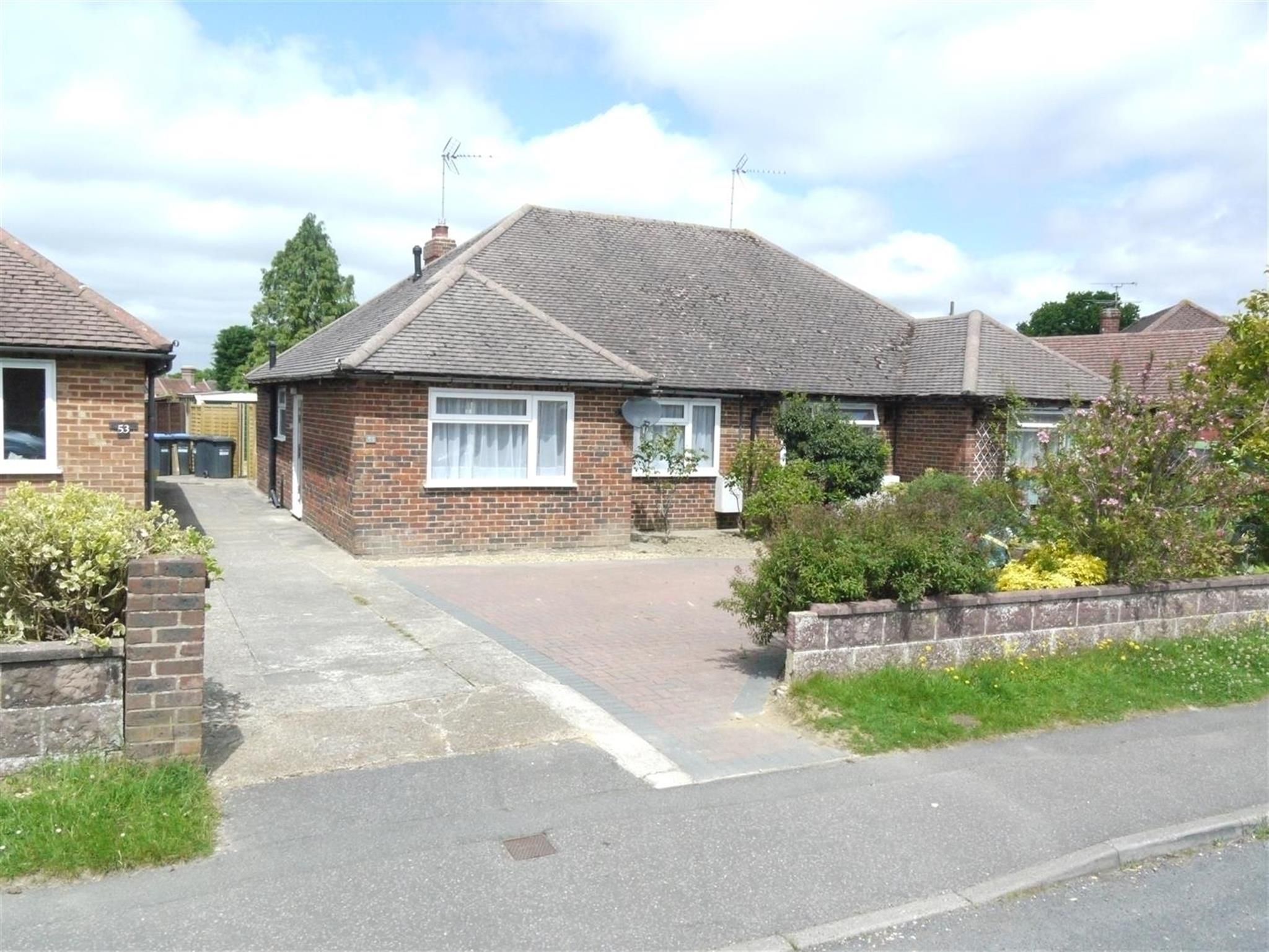 2 Bedroom Semi Detached Bungalow For Sale Northway Burgess Hill Rh15 0pw