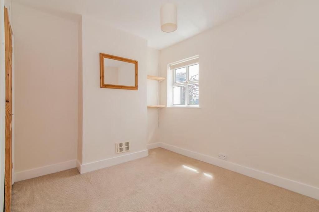 2 Bedroom House To Rent Hamilton Road Twickenham Tw Tw2 6rt