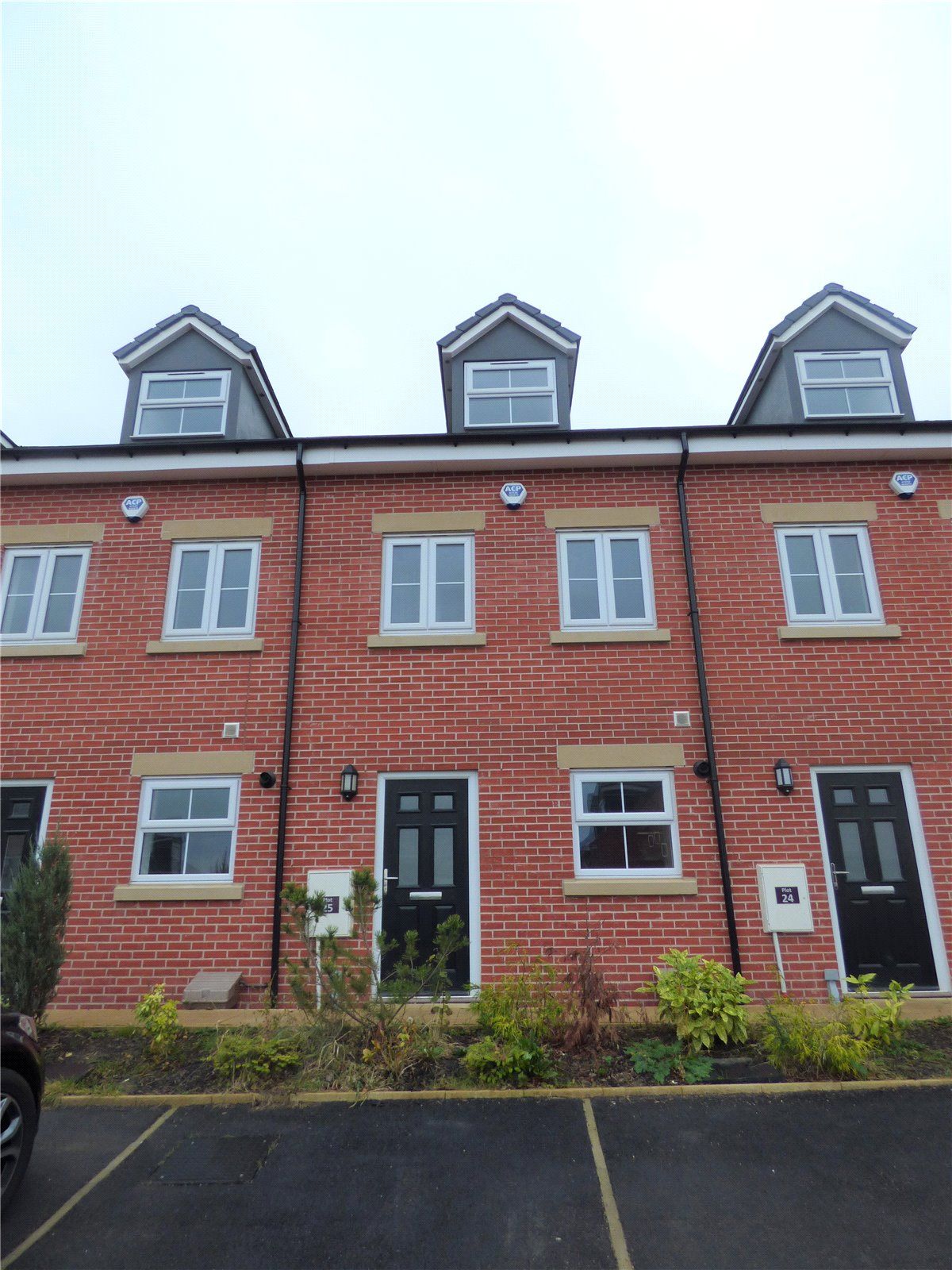 3 bedroom town house to rent, Harper Rise, Denaby Main, Doncaster DN