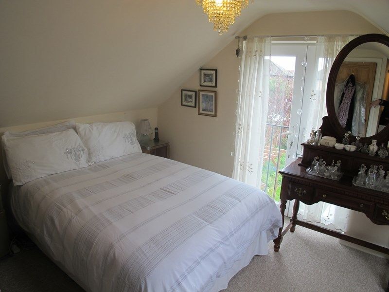 2 bedroom detached bungalow to rent, Charlesbury Avenue, Gosport, PO12 3TG