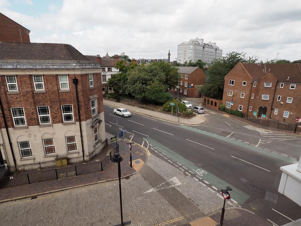 2 bedroom apartment to rent, High Street, Hull, HU1 1NR