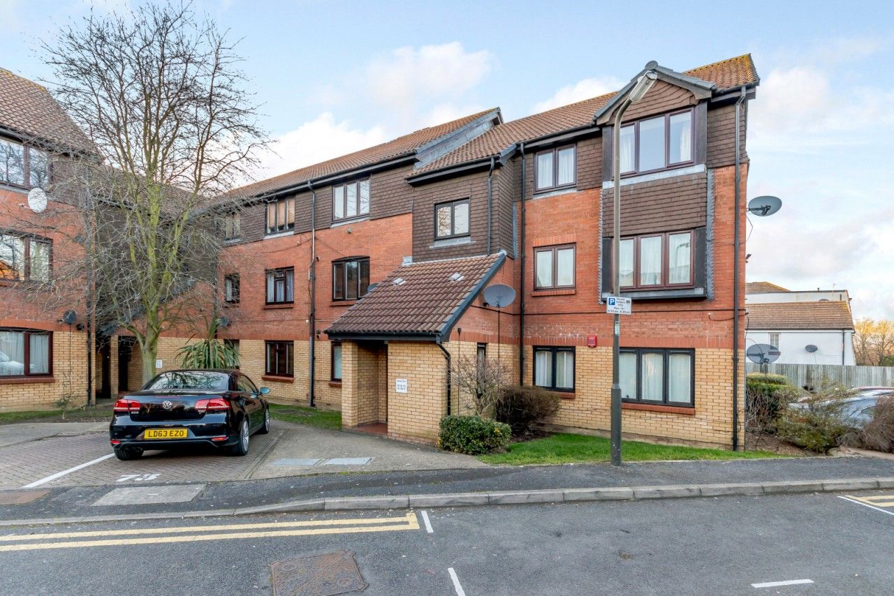 1 bedroom flat for sale, Kipling Drive, London, London SW, SW19 1TL