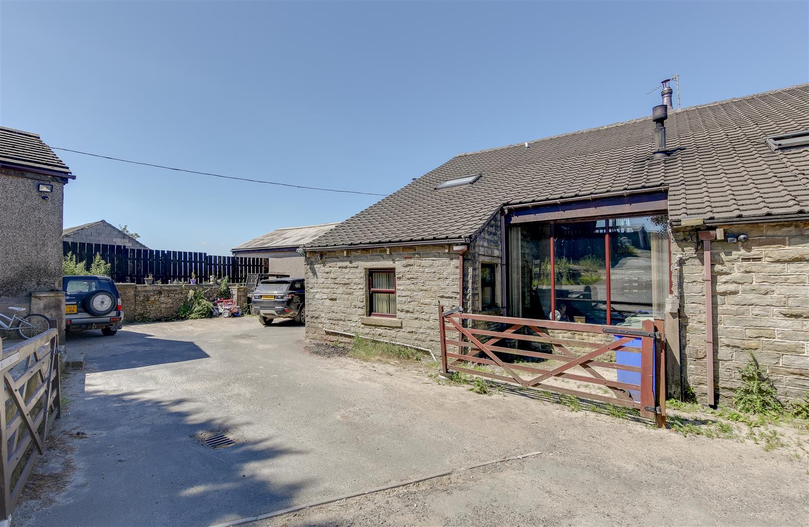 4 bedroom barn conversion for sale, Tong Lane, Bacup, Lancashire, OL13 9XA