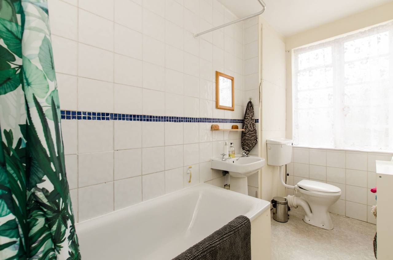 2 bedroom flat to rent, Balham High Road, Balham, SW, SW17 7JY