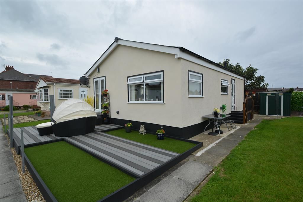 2 bedroom park home for sale, Sunnyhurst Park, Blackpool, FY4 2HR