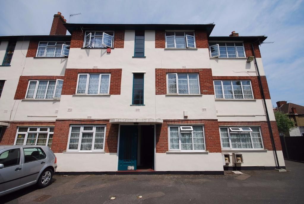2 bedroom flat for sale, Stanley Avenue, Wembley, HA0 4JG