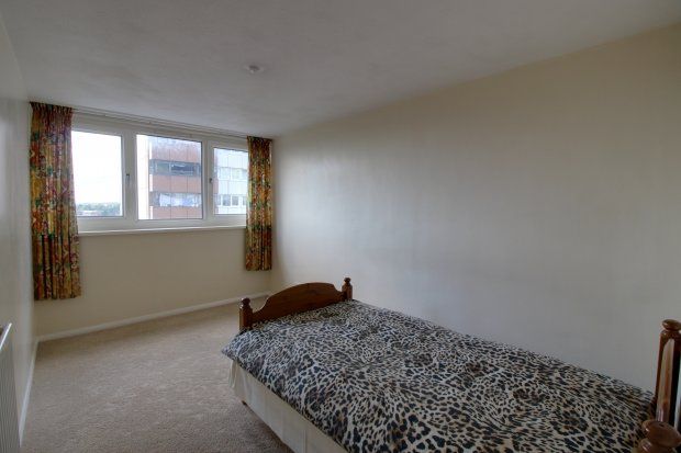 1 Bedroom Flat For Sale Bellamy House Hounslow Middlesex